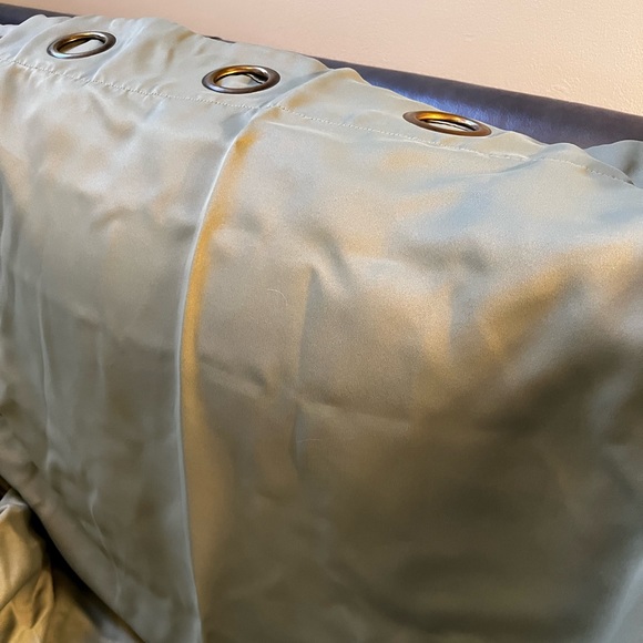 Plow and Hearth thermal blackout curtains - Picture 5 of 7